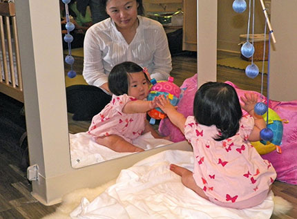 mirror-montessori-infant-childcare