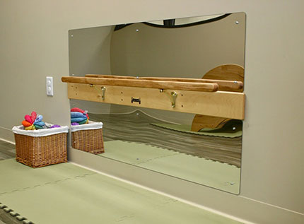 mirror-montessori-classroom-huntington-beach
